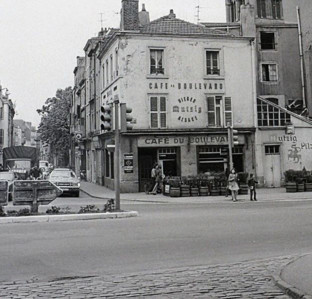 Fichier:Cafe rue des allemands maginot.jpg