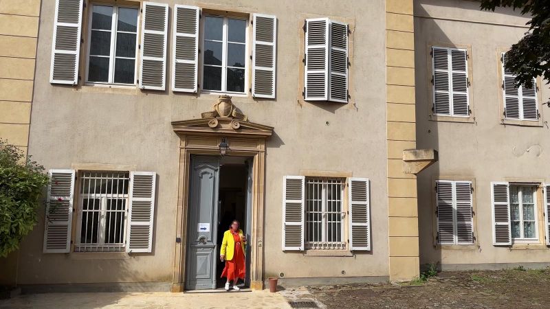 Fichier:Logis du Gouverneur de la Citadelle.jpg