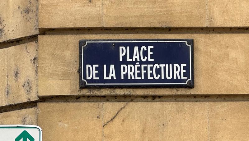 Fichier:Place-prefecture.jpg