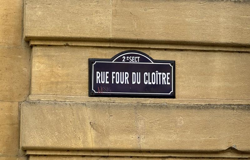 Fichier:Rue-four-du-cloitre-2.jpg