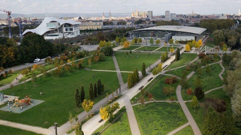 Fichier:Vue METZ Parc Seille.jpg