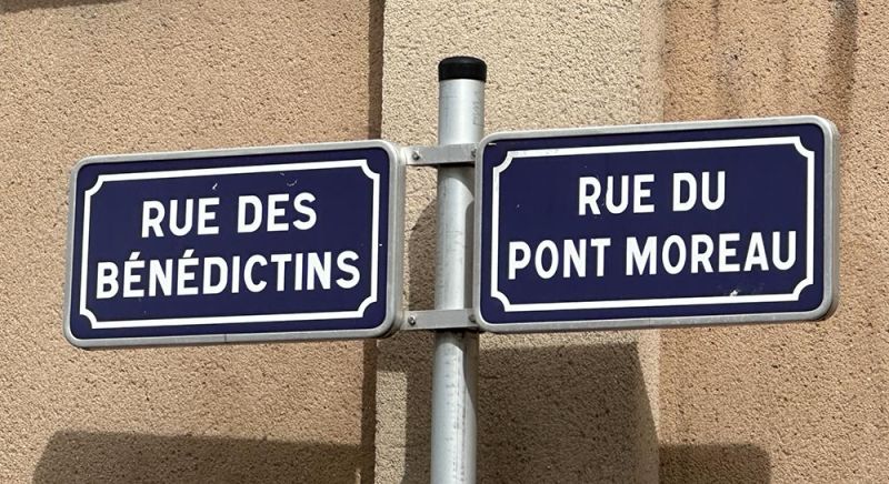 Fichier:Rue-benedictins-pont-moreau.jpg